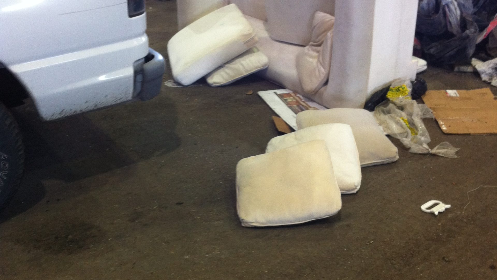 Couch Removal Vancouver Old Furniture Pick Up Sam's Junk Removal