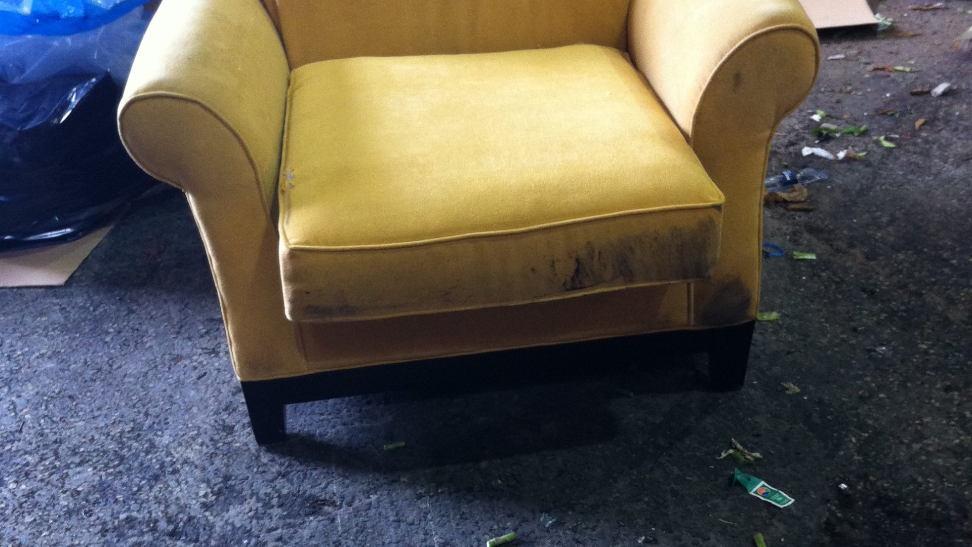 Couch Removal Vancouver Old Furniture Pick Up Sam's Junk Removal