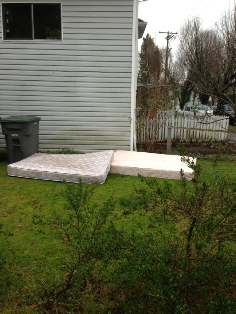 Mattress Removal | We'll Help Haul & Load Old Mattress in Vancouver